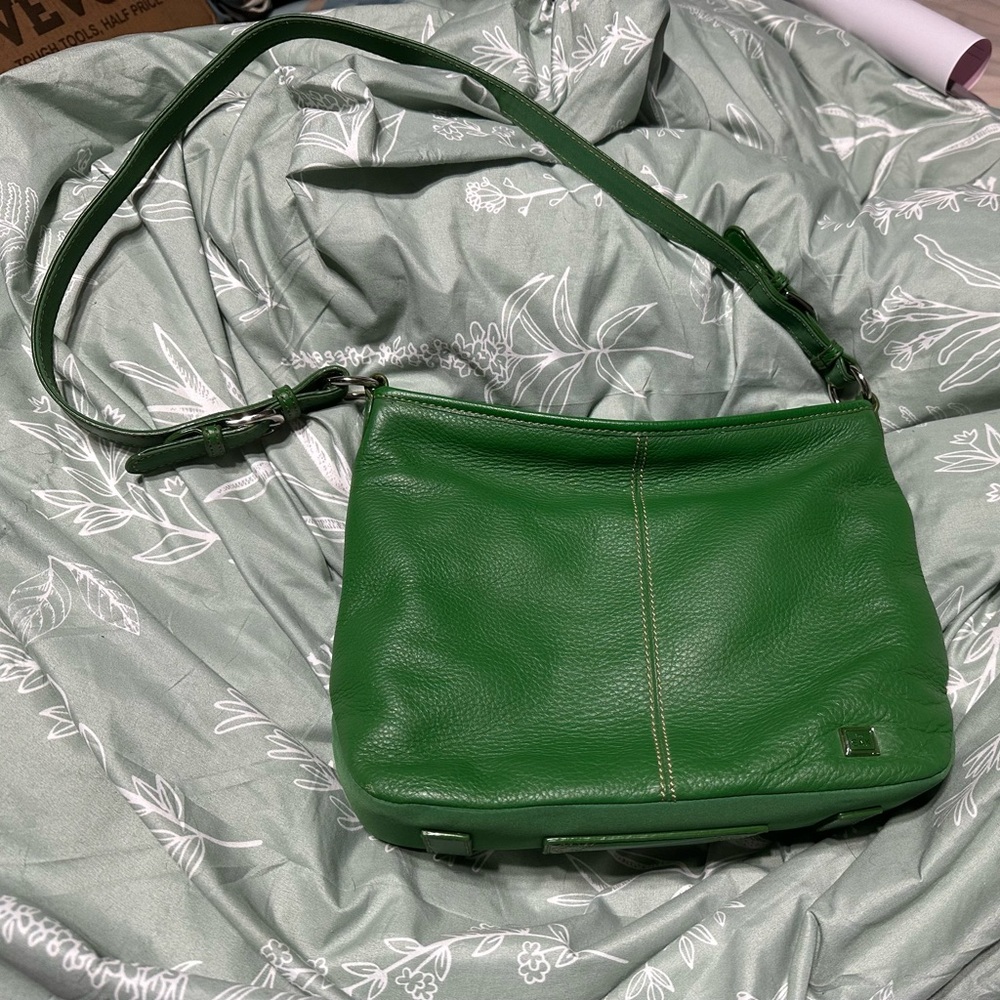 The Sak Vibrant Green Leather Shoulder Bag